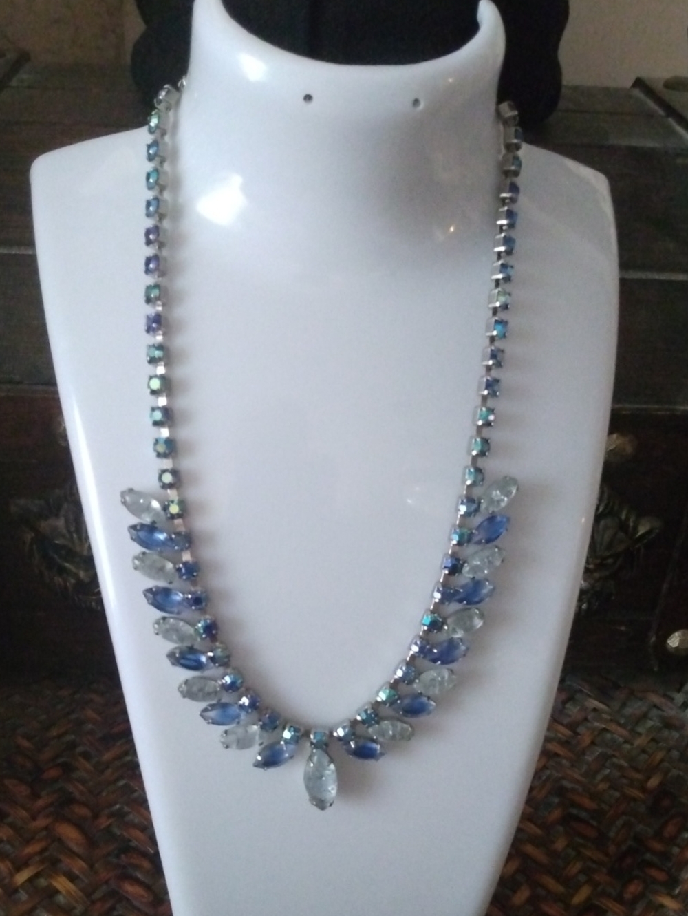 Blue Crystal Leaf Pendant Necklace -Vintage Women's Jewelry
